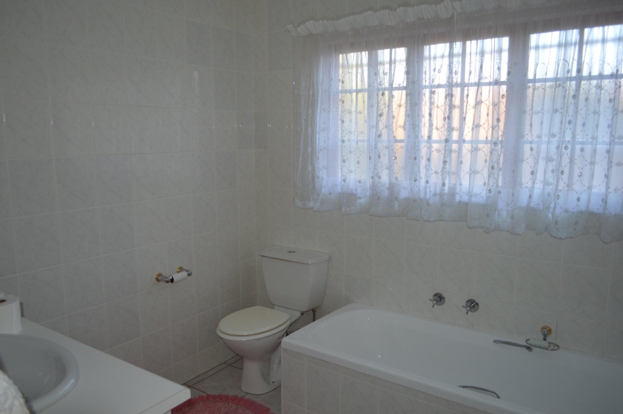 3 Bedroom Property for Sale in Wilkoppies North West